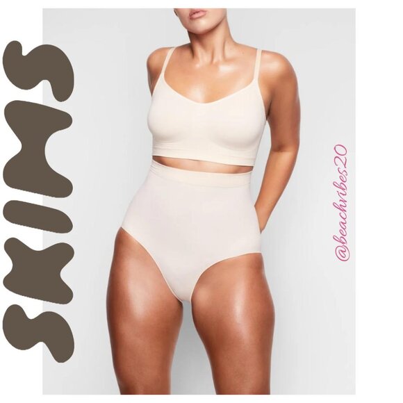 *SKIMS Seamless Sculpt Mid-rise Brief Sand Medium O-31 - Picture 2 of 7